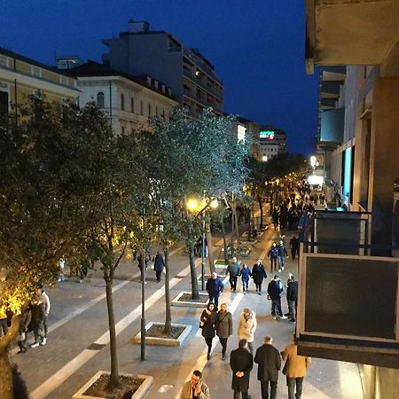 Domus Corso Umberto 18 B&B Pescara Luaran gambar