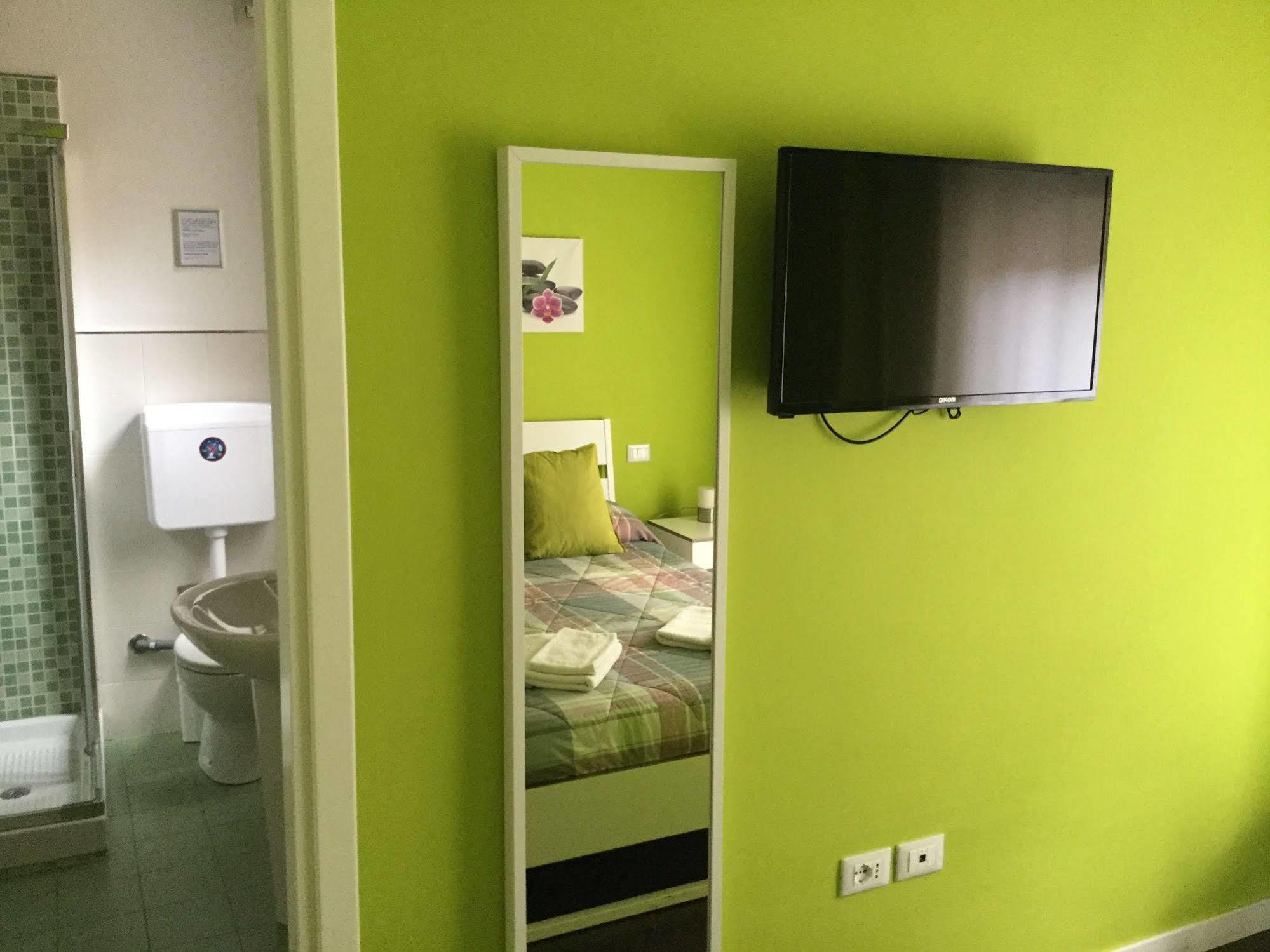 Domus Corso Umberto 18 B&B Pescara Luaran gambar