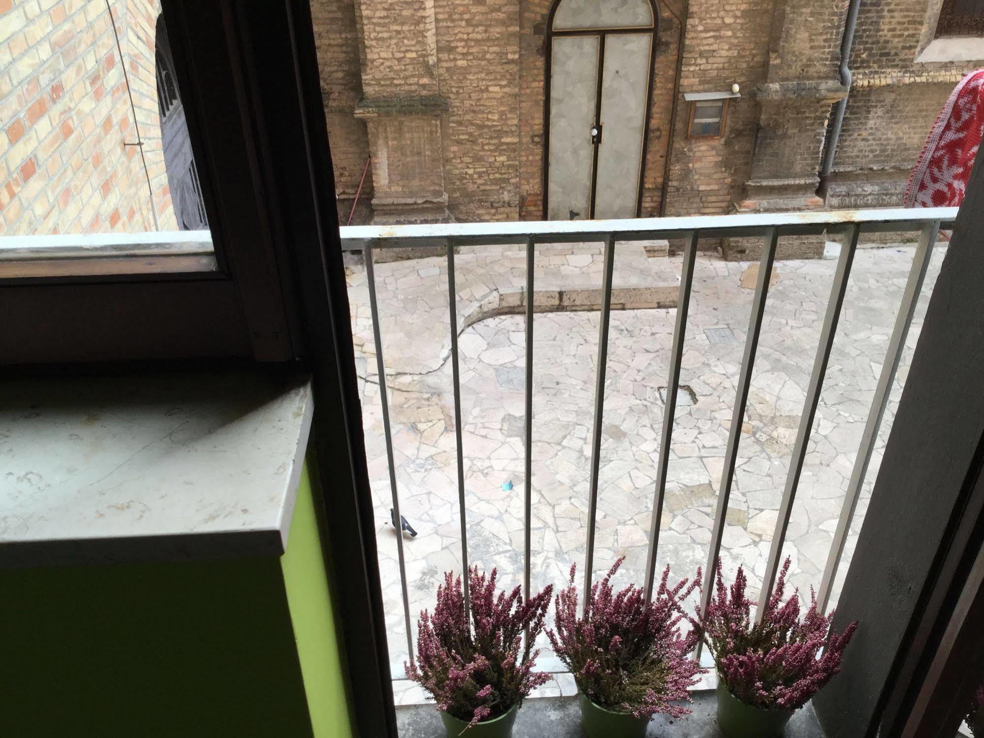Domus Corso Umberto 18 B&B Pescara Luaran gambar